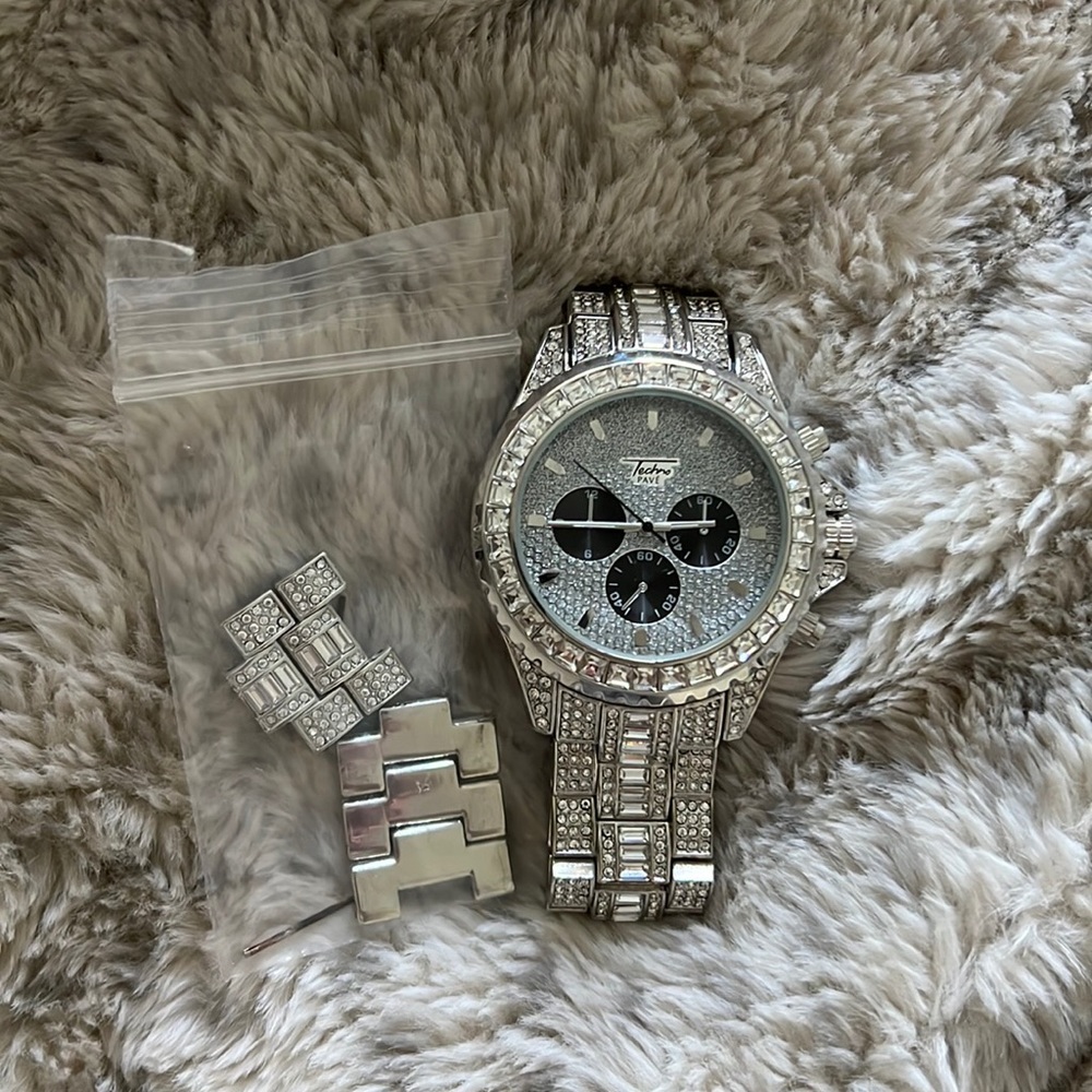BP jewelry watch